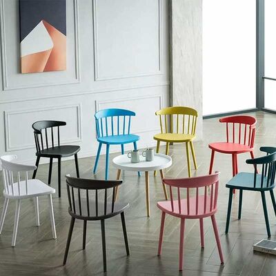 Ergonomic Elegant Nordic Dining Chair PP Plastic Stackable With Non Slip Feet